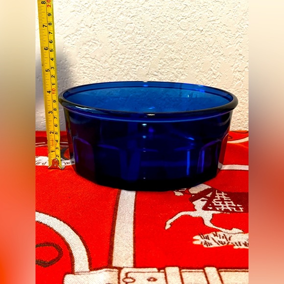 9" Vintage Arcoroc Serving Bowl & 5.5” Cobalt Blue Made In France Set Of 2 - Picture 4 of 7